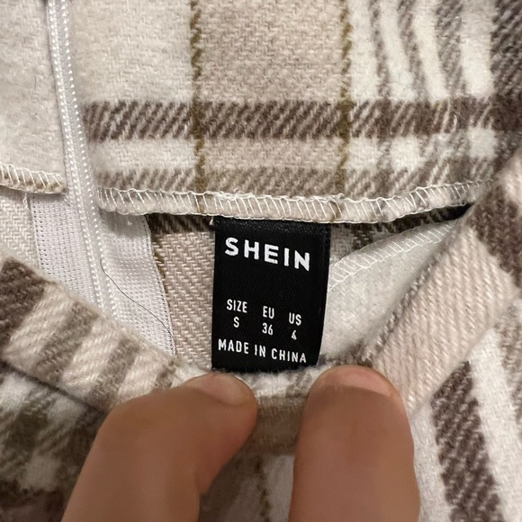 Mini skirt - Picture 2 of 2